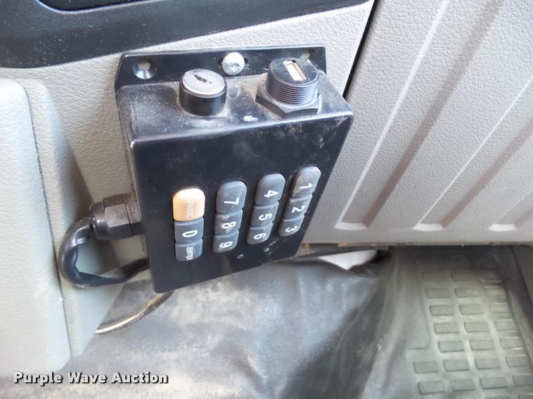 image for item CB9856 2008 Ford F450 Super Duty flatbed truck