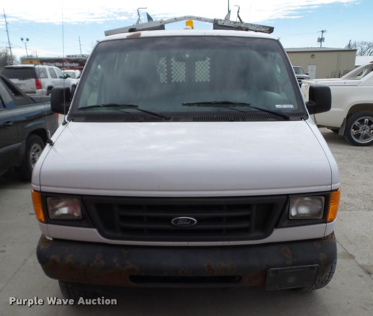 image for item CB9860 2004 Ford E250 van