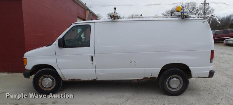 image for item CB9860 2004 Ford E250 van