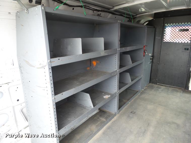 image for item CB9860 2004 Ford E250 van