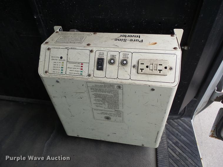 image for item CB9860 2004 Ford E250 van