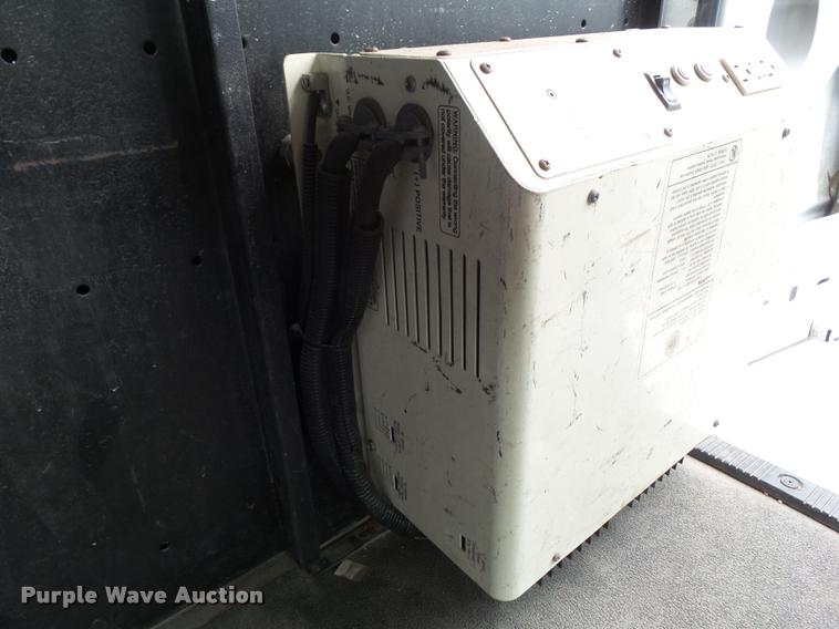 image for item CB9860 2004 Ford E250 van