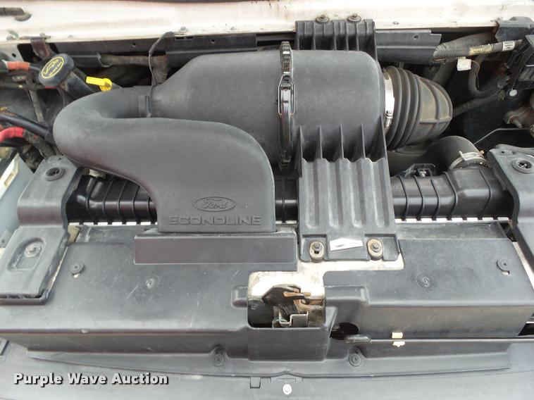 image for item CB9860 2004 Ford E250 van