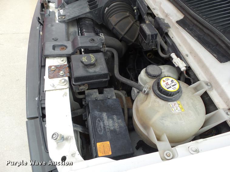 image for item CB9860 2004 Ford E250 van