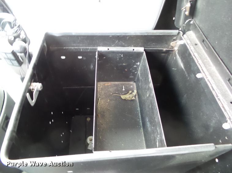 image for item CB9860 2004 Ford E250 van