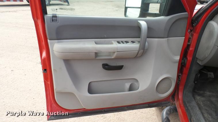 image for item DA0404 2009 Chevrolet Silverado 2500HD Crew Cab pickup truck