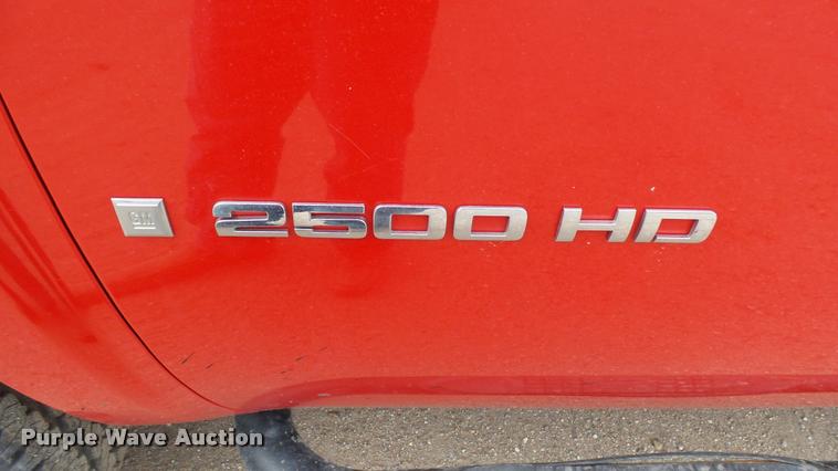 image for item DA0404 2009 Chevrolet Silverado 2500HD Crew Cab pickup truck