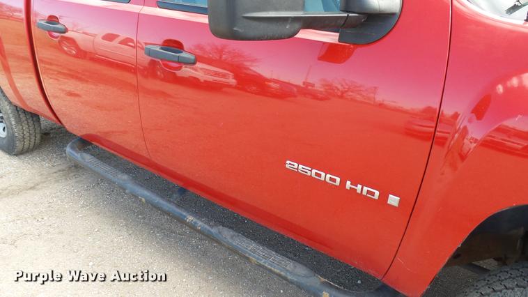 image for item DA0404 2009 Chevrolet Silverado 2500HD Crew Cab pickup truck