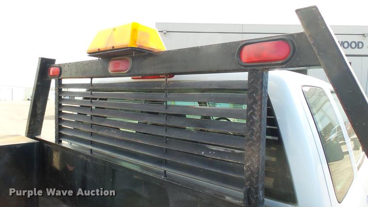 image for item DA0405 2005 Chevrolet Silverado 3500 Ext. Cab flatbed pickup truck