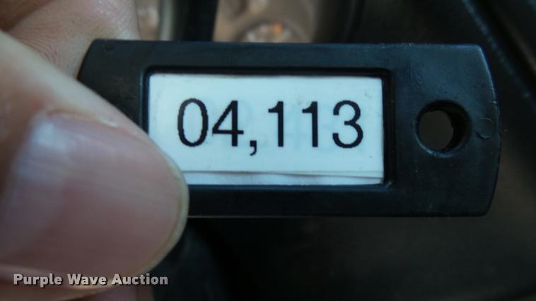 image for item DA0405 2005 Chevrolet Silverado 3500 Ext. Cab flatbed pickup truck