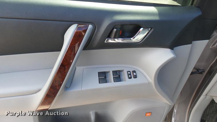 image for item DA0406 2013 Toyota Highlander Limited SUV