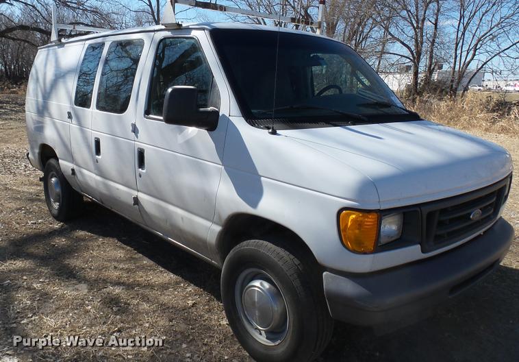 image for item DA0413 2006 Ford E250 van