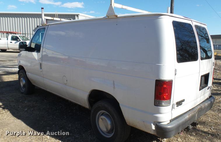 image for item DA0413 2006 Ford E250 van