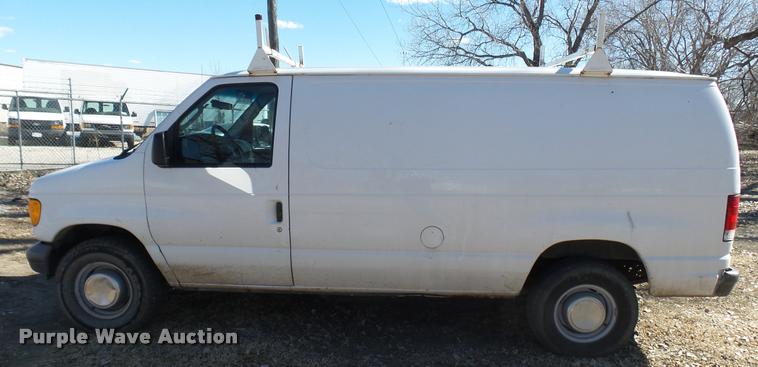image for item DA0413 2006 Ford E250 van