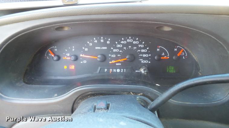 image for item DA0413 2006 Ford E250 van