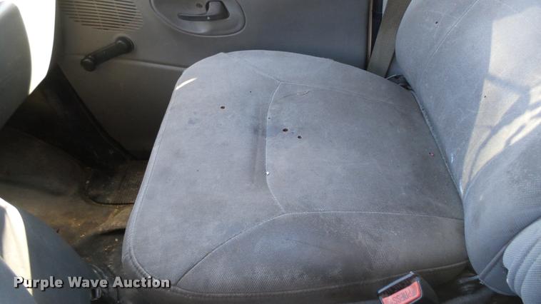 image for item DA0413 2006 Ford E250 van