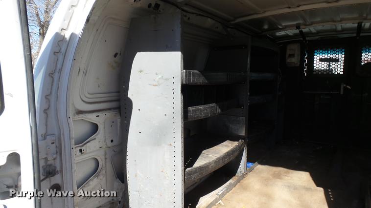 image for item DA0413 2006 Ford E250 van
