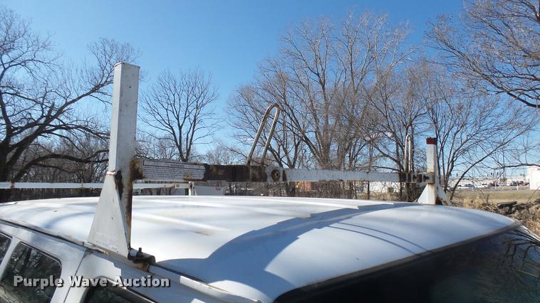 image for item DA0413 2006 Ford E250 van