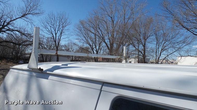 image for item DA0413 2006 Ford E250 van