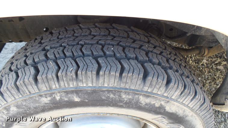 image for item DA0413 2006 Ford E250 van