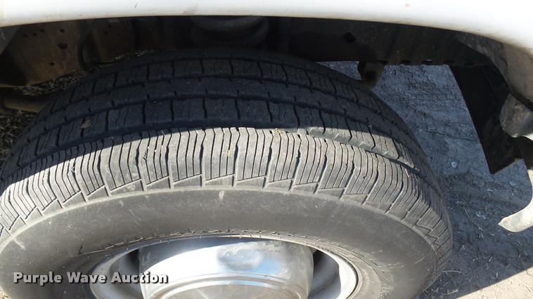 image for item DA0413 2006 Ford E250 van