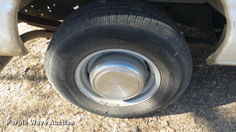 image for item DA0413 2006 Ford E250 van