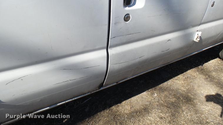 image for item DA0413 2006 Ford E250 van