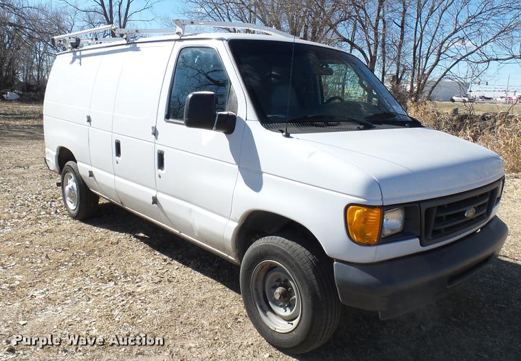 image for item DA0414 2007 Ford E150 van