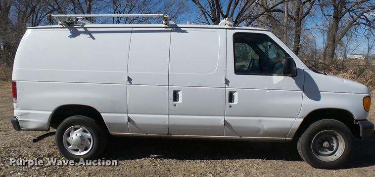 image for item DA0414 2007 Ford E150 van