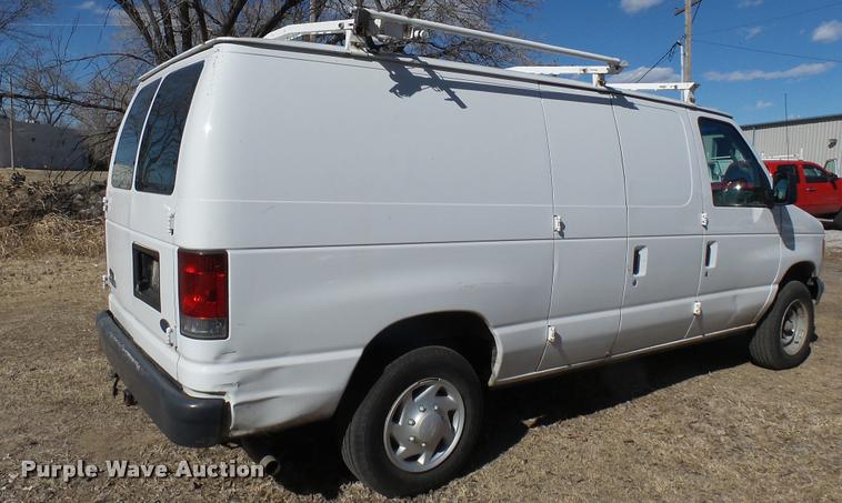 image for item DA0414 2007 Ford E150 van