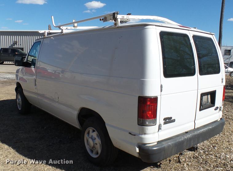 image for item DA0414 2007 Ford E150 van
