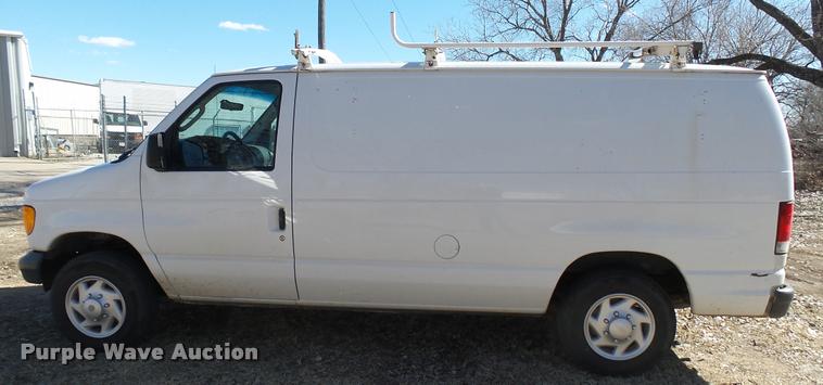 image for item DA0414 2007 Ford E150 van