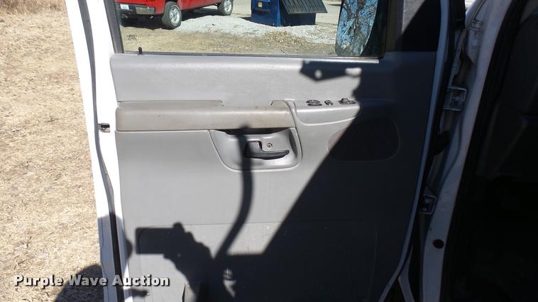 image for item DA0414 2007 Ford E150 van