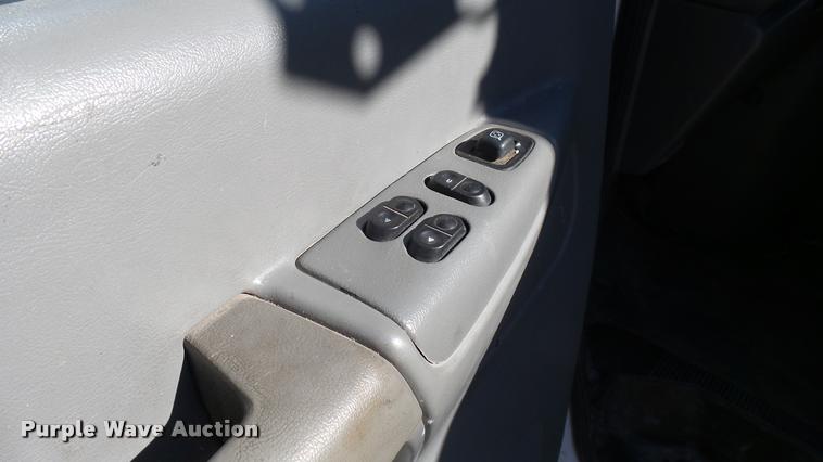 image for item DA0414 2007 Ford E150 van