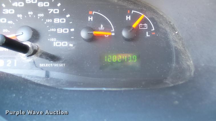 image for item DA0414 2007 Ford E150 van