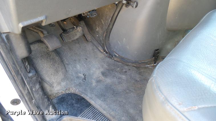 image for item DA0414 2007 Ford E150 van