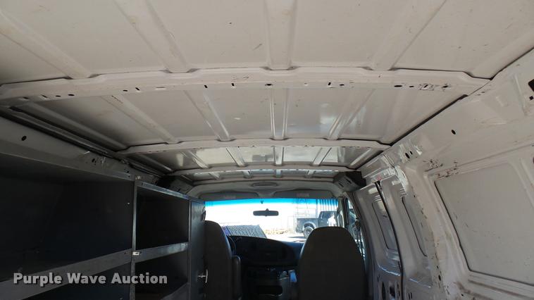 image for item DA0414 2007 Ford E150 van