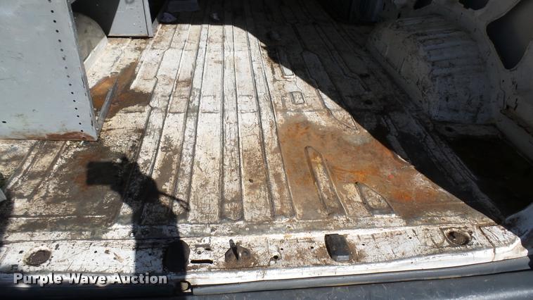 image for item DA0414 2007 Ford E150 van