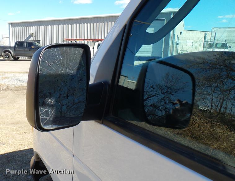 image for item DA0414 2007 Ford E150 van