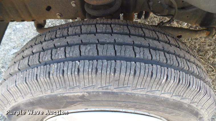 image for item DA0414 2007 Ford E150 van