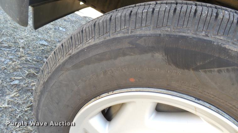 image for item DA0414 2007 Ford E150 van