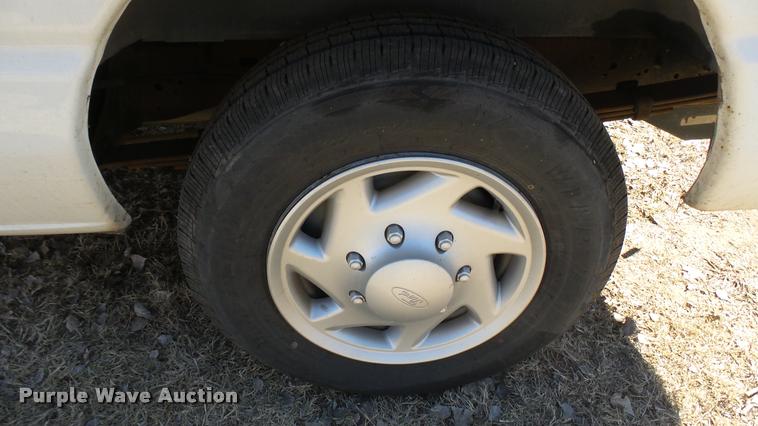 image for item DA0414 2007 Ford E150 van