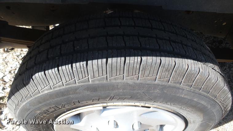 image for item DA0414 2007 Ford E150 van