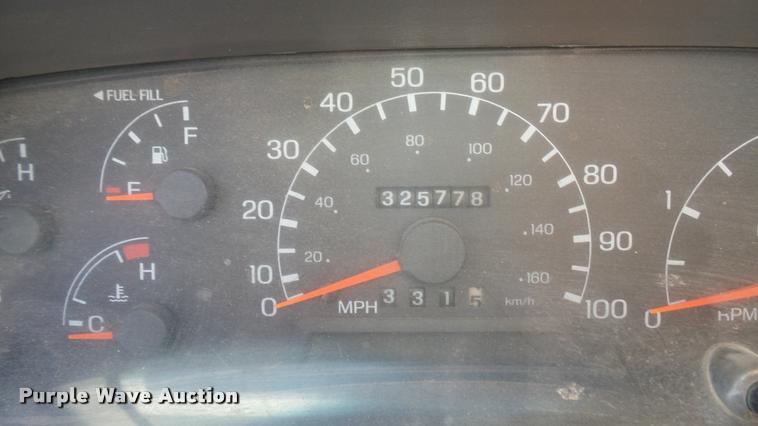 image for item DA0425 1999 Ford F450 Super Duty flatbed truck