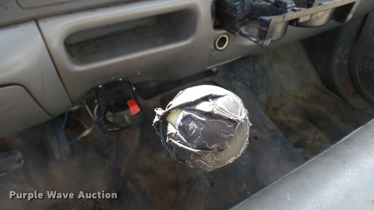 image for item DA0425 1999 Ford F450 Super Duty flatbed truck