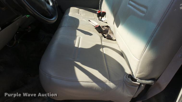 image for item DA0425 1999 Ford F450 Super Duty flatbed truck