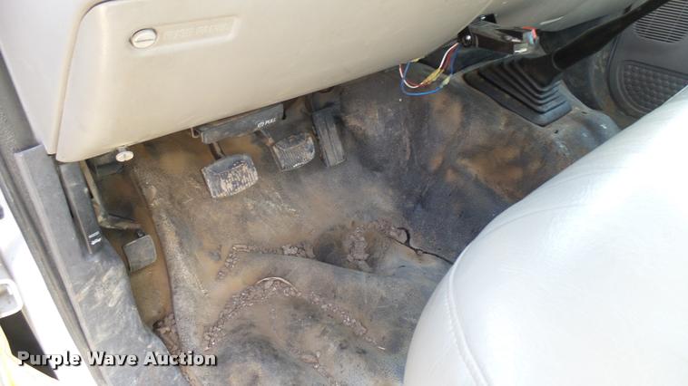 image for item DA0425 1999 Ford F450 Super Duty flatbed truck