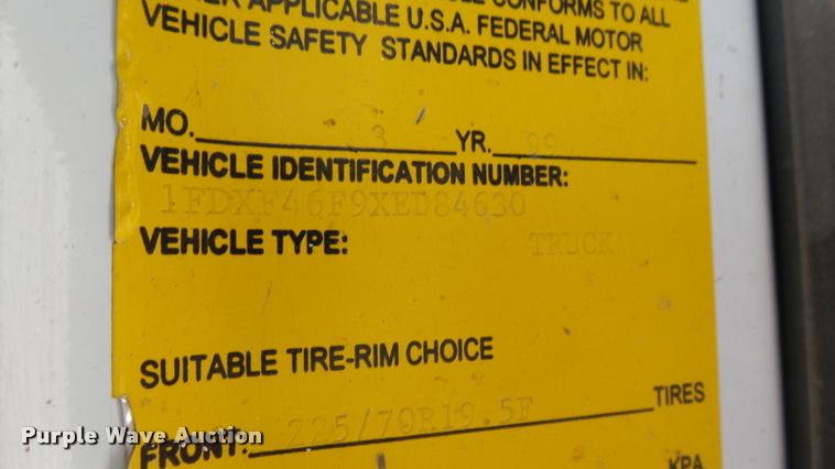 image for item DA0425 1999 Ford F450 Super Duty flatbed truck