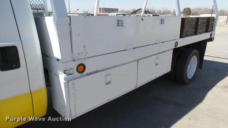 image for item DA0425 1999 Ford F450 Super Duty flatbed truck