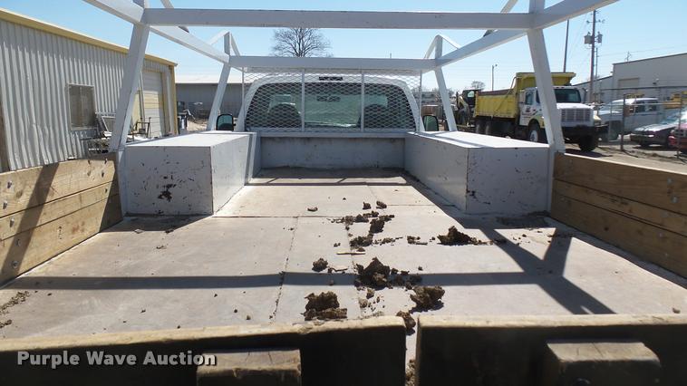 image for item DA0425 1999 Ford F450 Super Duty flatbed truck